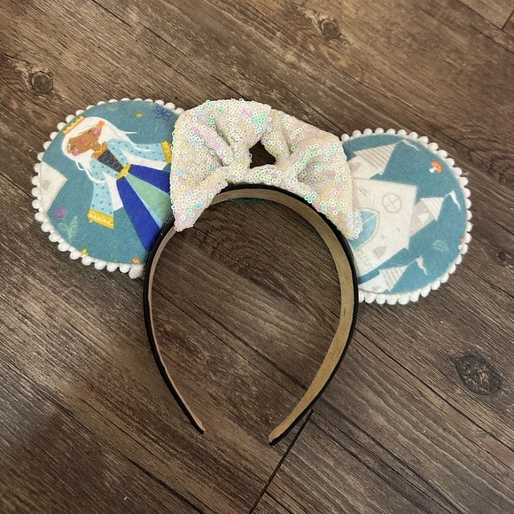 Handmade Princess Inspired Mouse Ears with Rapunzel - Picture 1 of 6